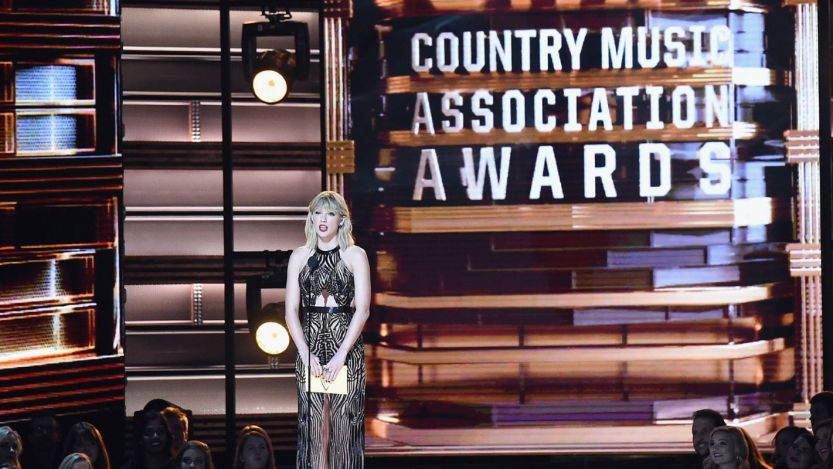 This Country Star Just Accomplished Something No One Has Done Since Taylor Swift