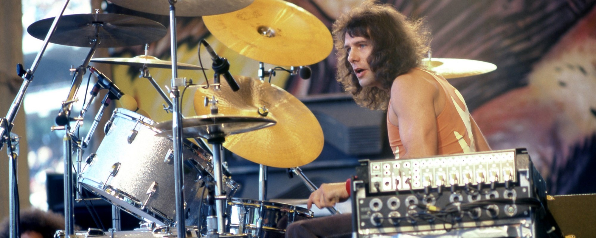 4 Great Classic Rock Hits That Feature Aynsley Dunbar, One of the Most Iconic Drummers of the 1970s