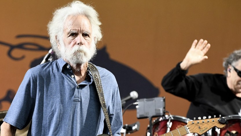 Former Grateful Dead Members & Bob Dylan Among the Musicians Paying Tribute to Late Dead Guitarist Bob Weir