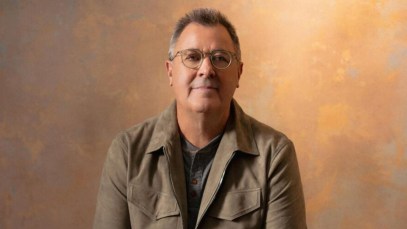 Vince Gill Continues Year-Long EP Series With Upcoming 'Brown's Diner Bar'