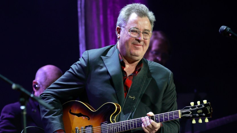 Vince Gill Celebrates Major Career Milestone With 2026 Solo Tour