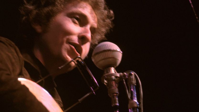 Bob Dylan performing in 1964