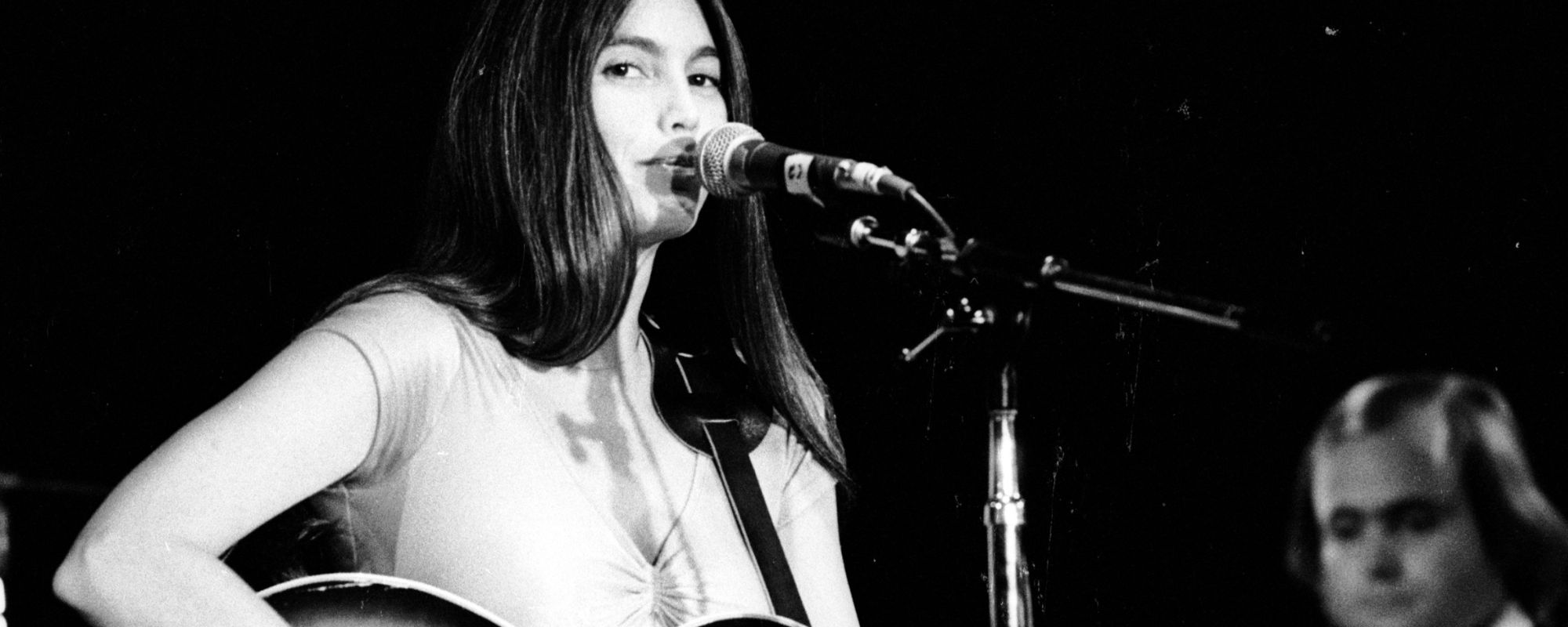 Emmylou Harris performing
