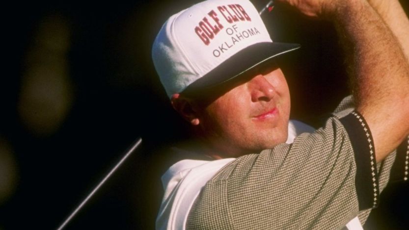 Vince Gill playing golf