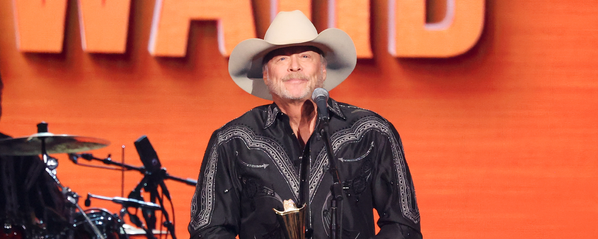 Alan Jackson Celebrates New Granddaughter With Heartwarming Photo