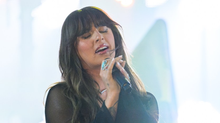 Did You Know the No. 1 Country Song in America Quietly Features the Most-Awarded Artist in ACM History?
