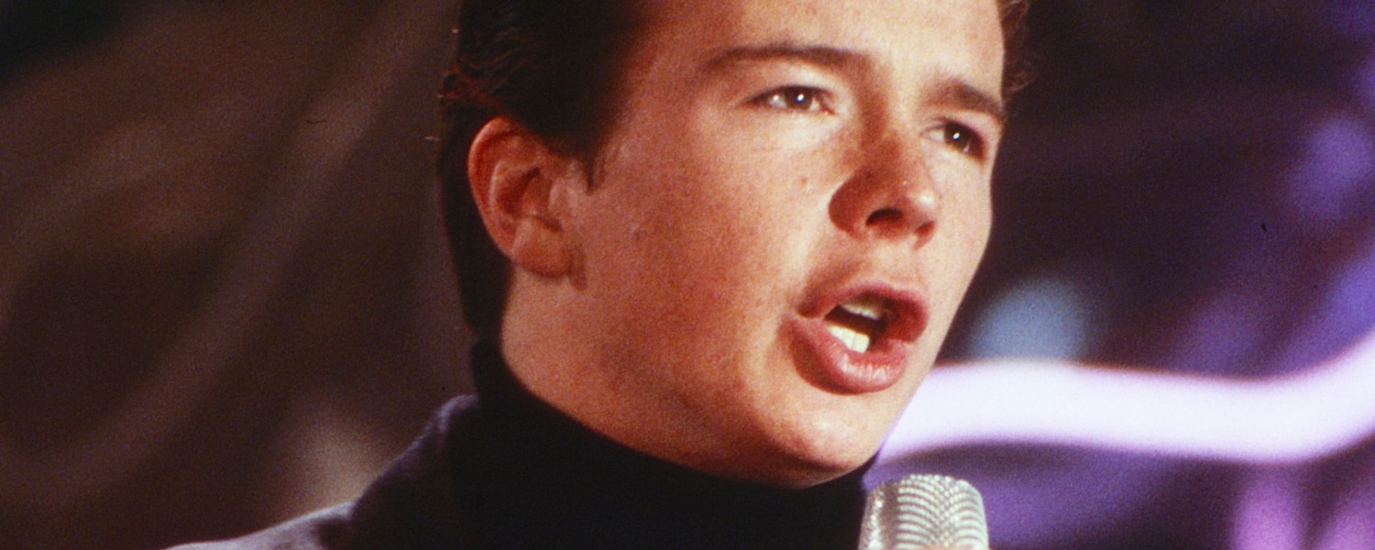 How This Pub Singer Went From Making Tea To Having a No. 1 Hit Record That Later Turned Into a 21st Century Meme