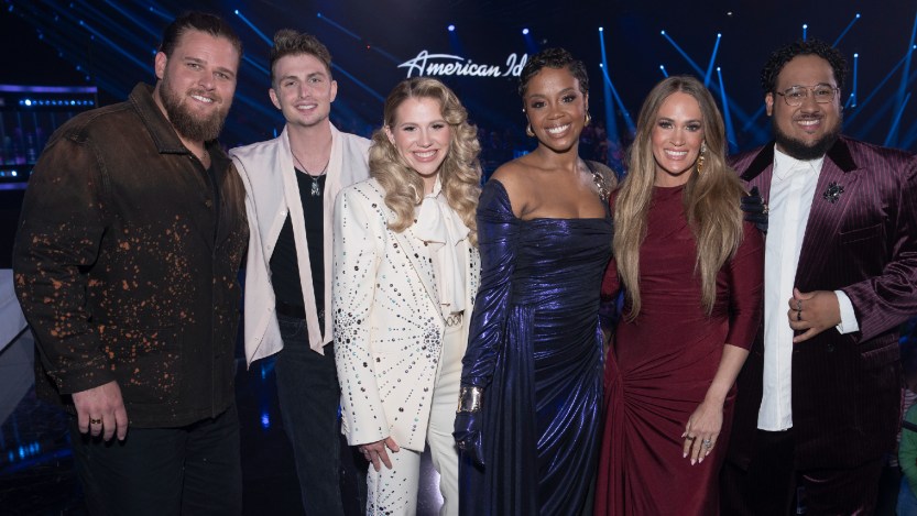 Carrie Underwood Offers Advice To Top 5 'American Idol' Finalists: "Say Your Prayers"
