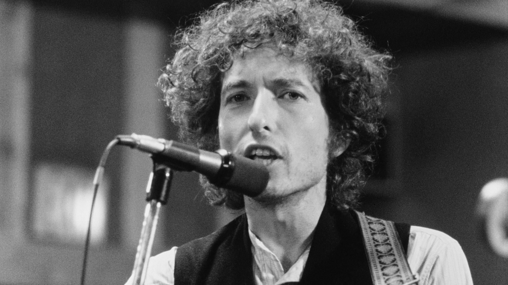 The Heartbreaking Bob Dylan Lyric About the Futility of Communicating With a Long-Gone Ex