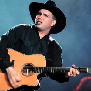 UNITED STATES - CIRCA 1994: Photo of Garth Brooks (Photo by Jim Steinfeldt/Michael Ochs Archives/Getty Images)
